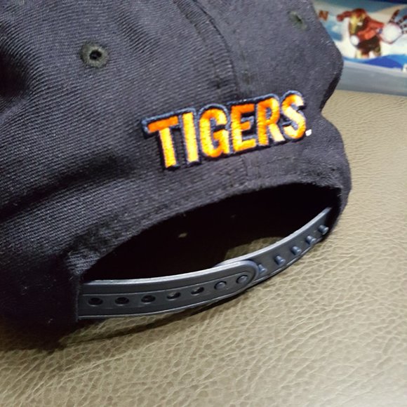 Auburn Tigers Embroidered Adjustable Hat. UA 9FIFTY New Era Baseball Cap - Picture 4 of 8